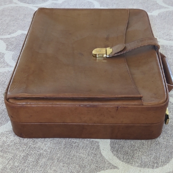 Classic Brown Leather Briefcase - Picture 4 of 15
